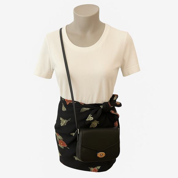 AKRIS Punto Ivory Keyhole Cutout Tee T-Shirt Top Size 6 MINIMALIST LUXURY CASUAL - Picture 2 of 10